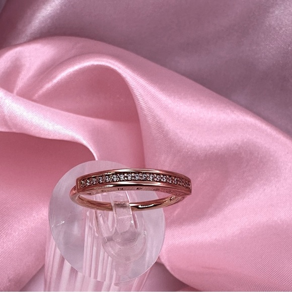 Pandora Signature I‑D Pavé Ring – 14k Rose Gold‑Plated – New - Picture 5 of 13
